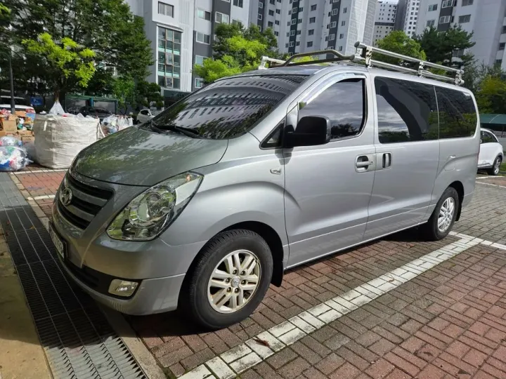 Hyundai Starex