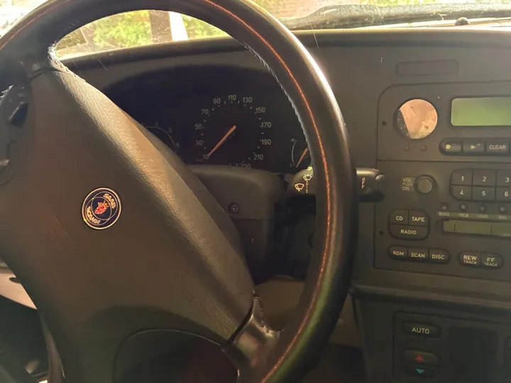 Saab 900