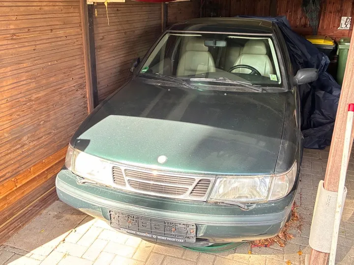 Saab 900