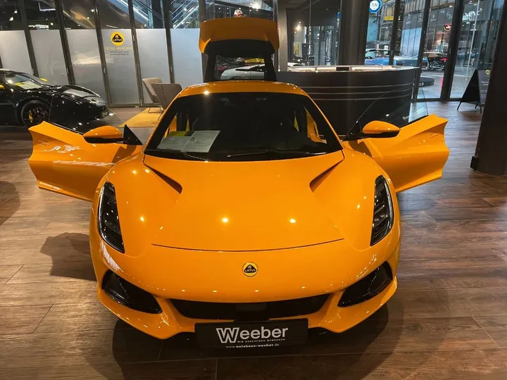 Lotus Emira