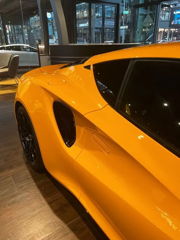 Lotus Emira