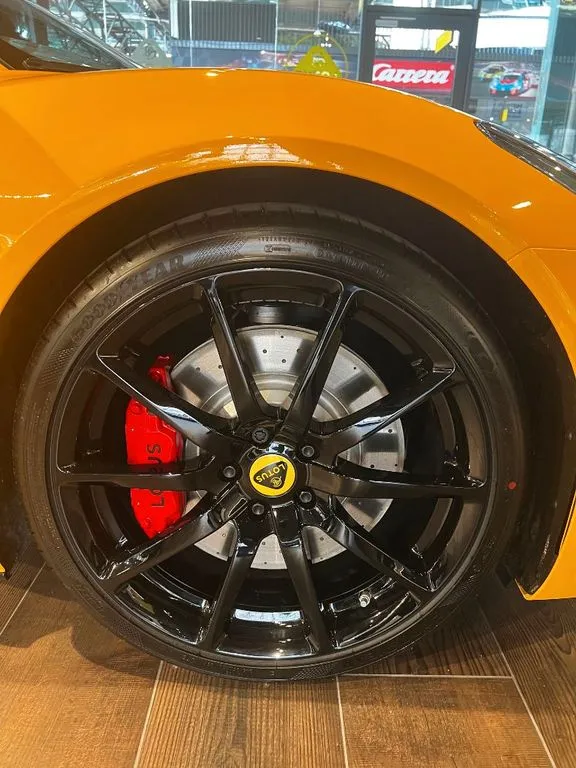 Lotus Emira