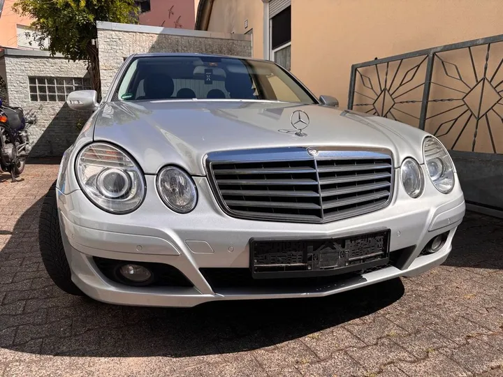 Mercedes-Benz 200