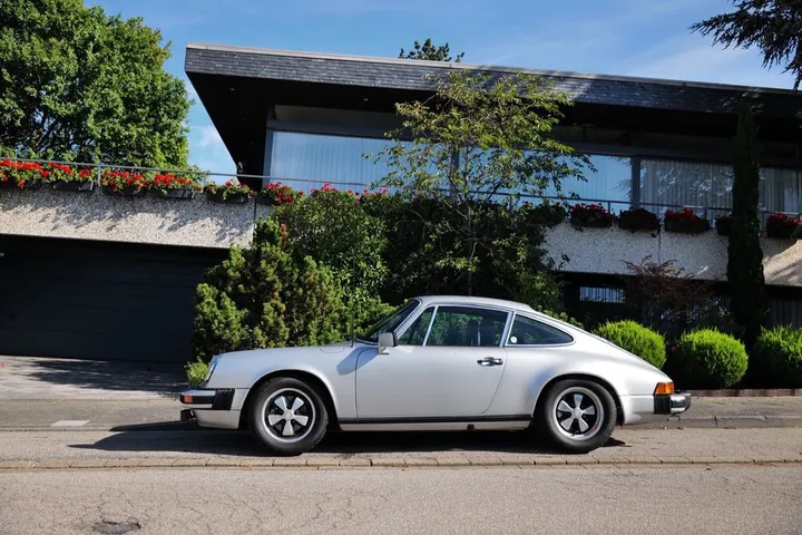 Porsche 930