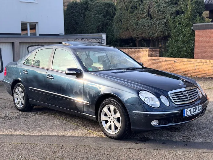 Mercedes-Benz E 200