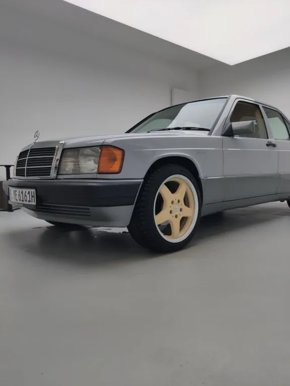 Mercedes-Benz 190