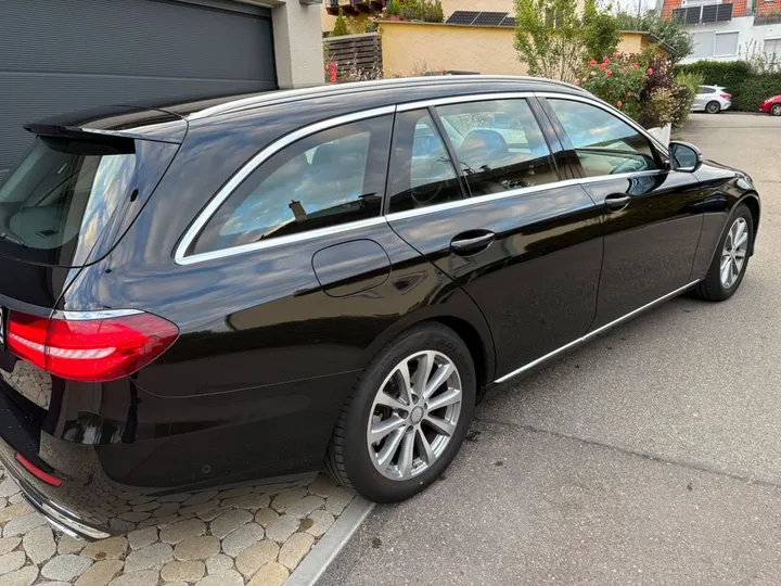 Mercedes-Benz E 200