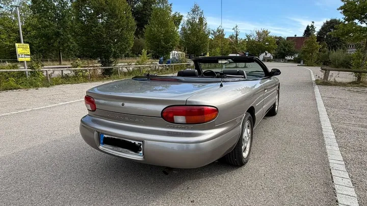 Chrysler Stratus