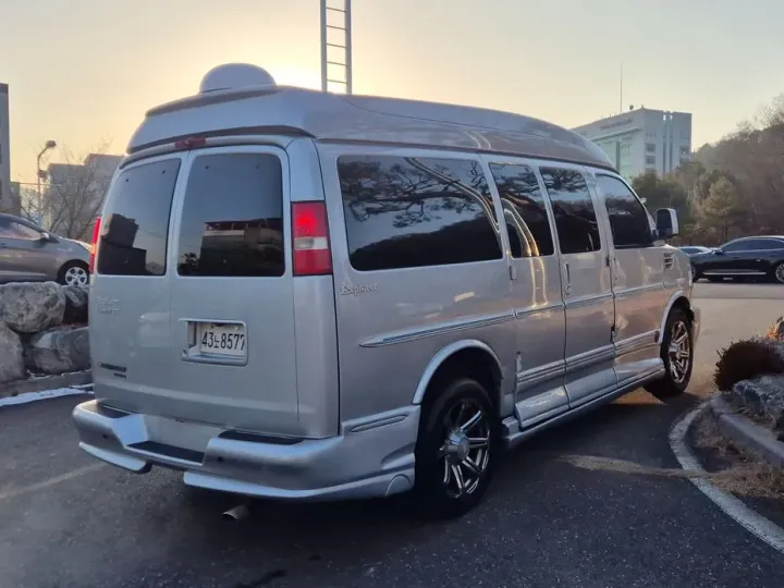 Chevrolet Express Van