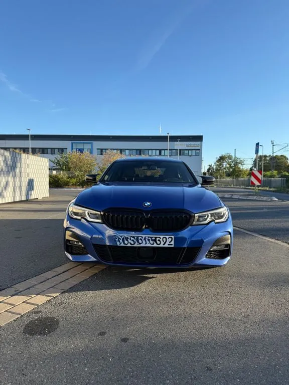 BMW 330