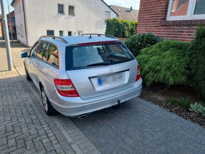 Mercedes-Benz B 220
