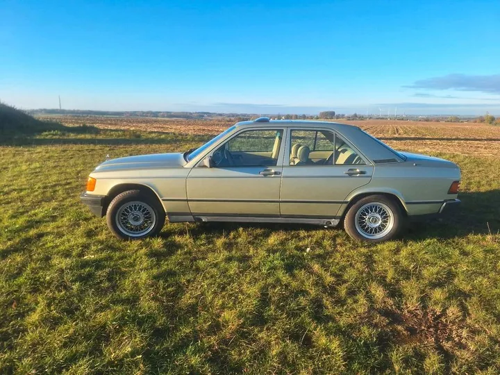 Mercedes-Benz 190