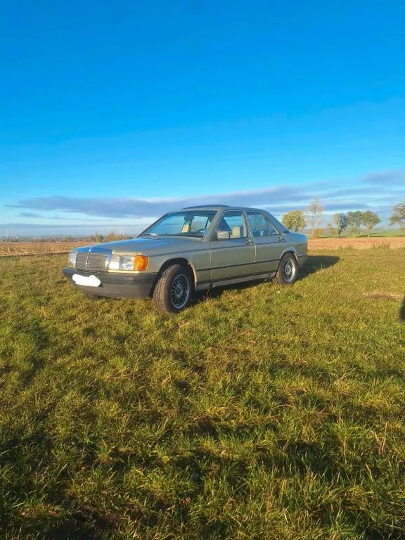 Mercedes-Benz 190