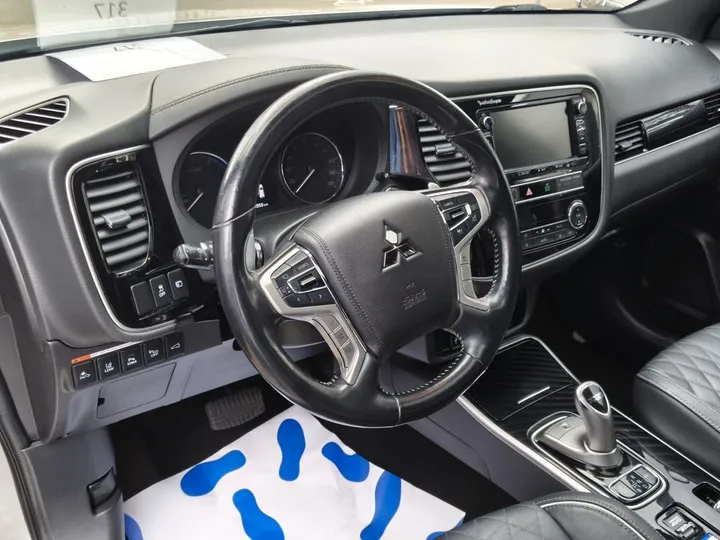 Mitsubishi Plug-in Hybrid Outlander