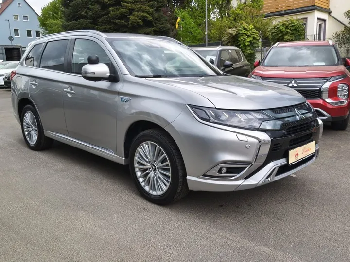 Mitsubishi Plug-in Hybrid Outlander