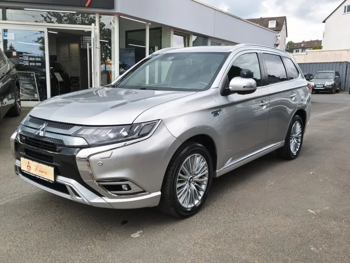 Mitsubishi Plug-in Hybrid Outlander