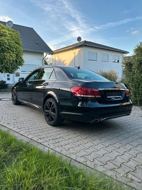 Mercedes-Benz E 200
