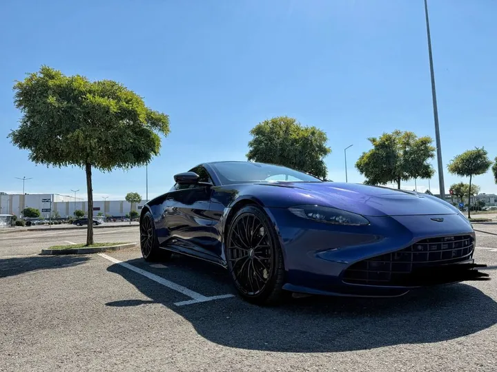 Aston Martin V8 Vantage