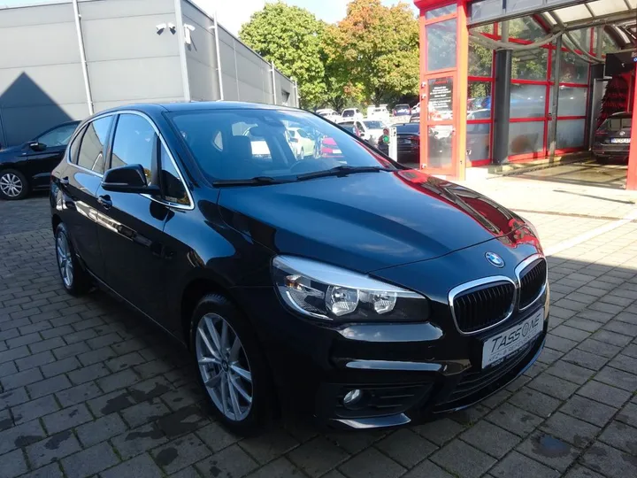 BMW 218