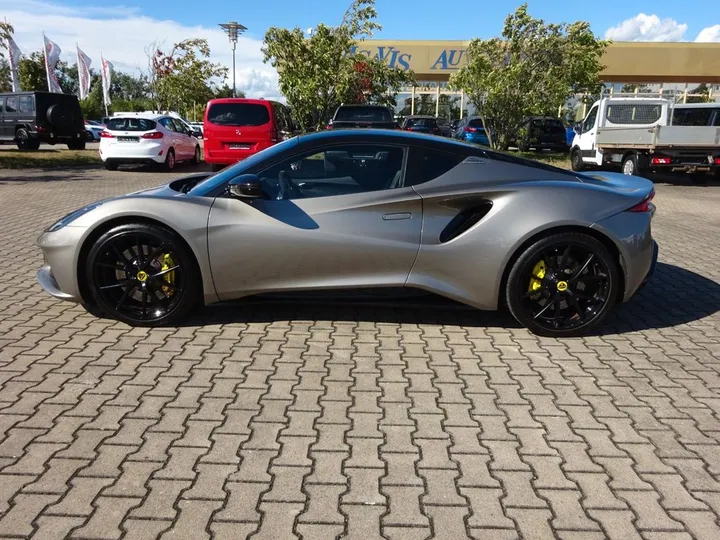 Lotus Emira