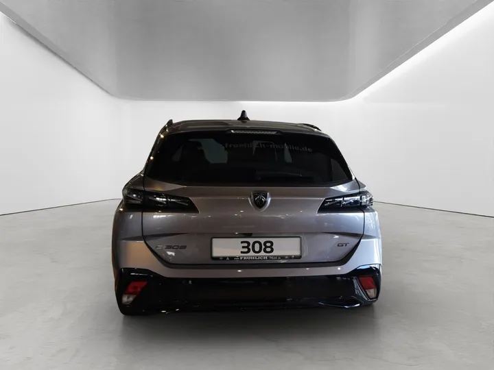 Peugeot e-308