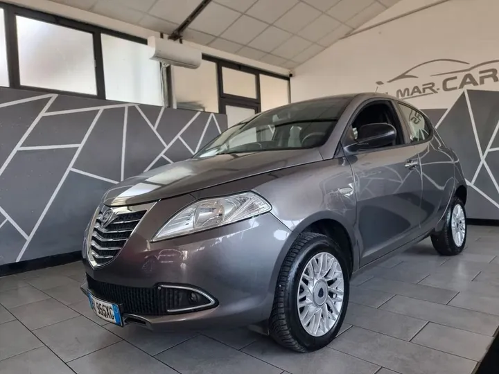 Lancia Ypsilon