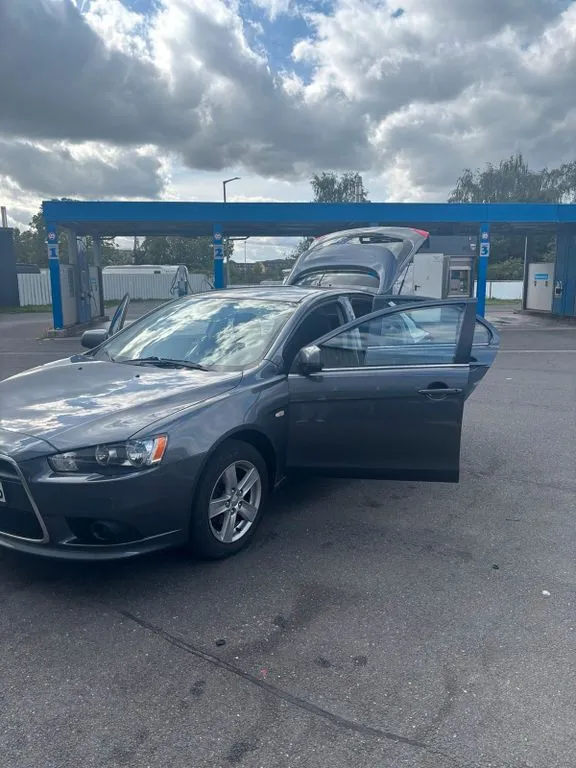 Mitsubishi Lancer