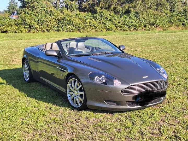 Aston Martin DB9