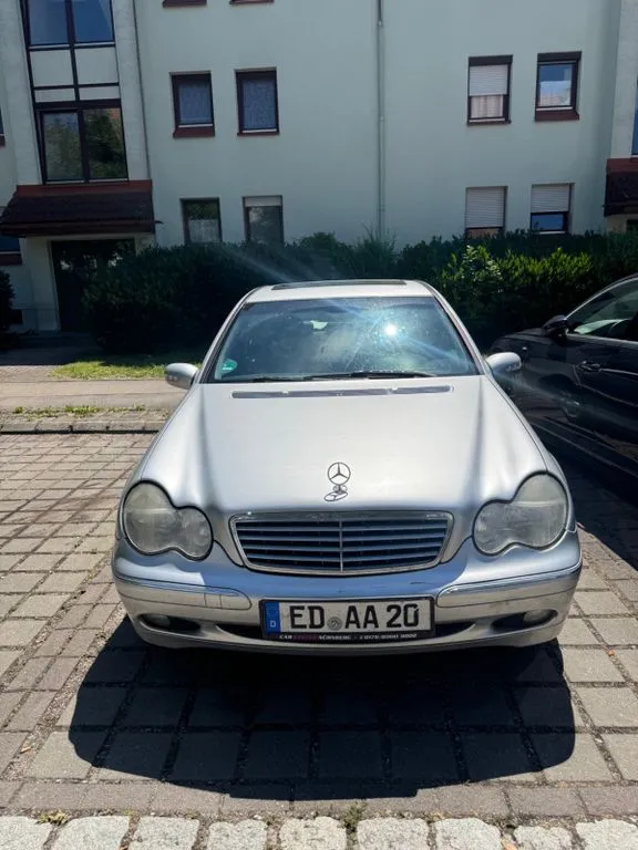 Mercedes-Benz C 240