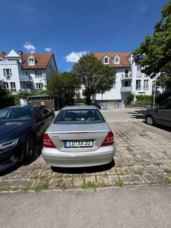 Mercedes-Benz C 240