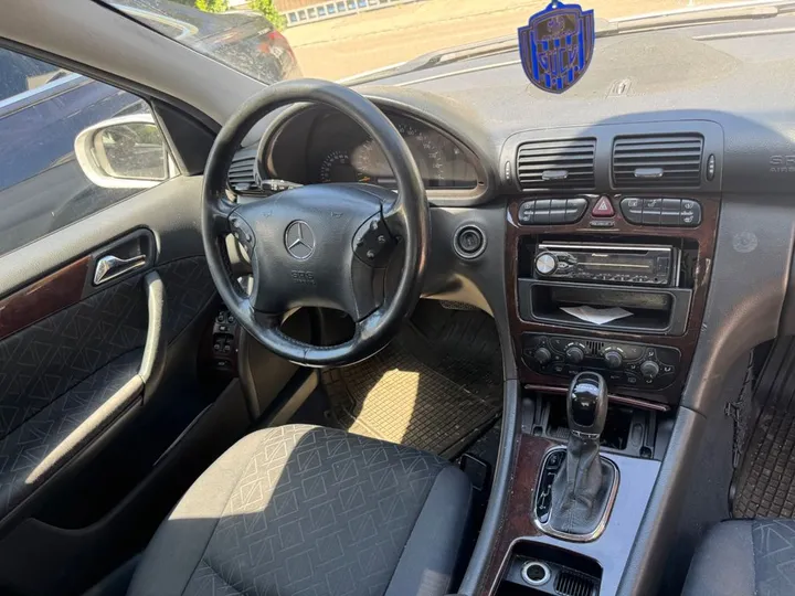 Mercedes-Benz C 240