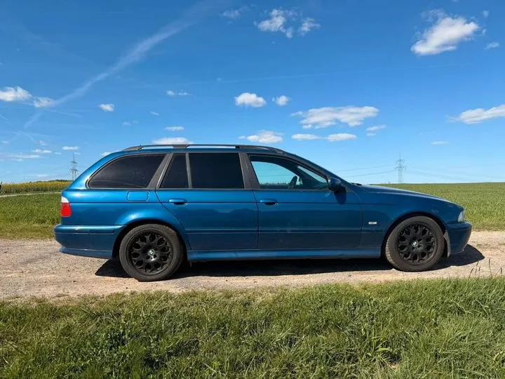 BMW 525