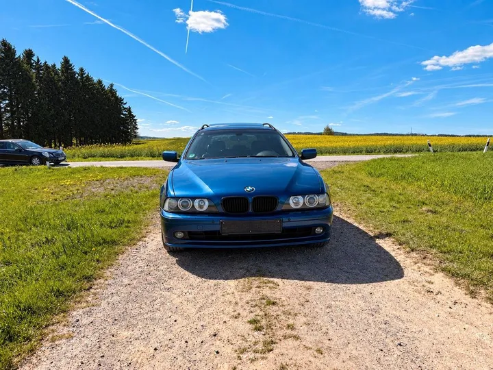 BMW 525