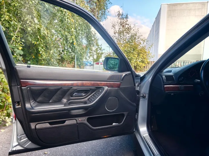 BMW 740