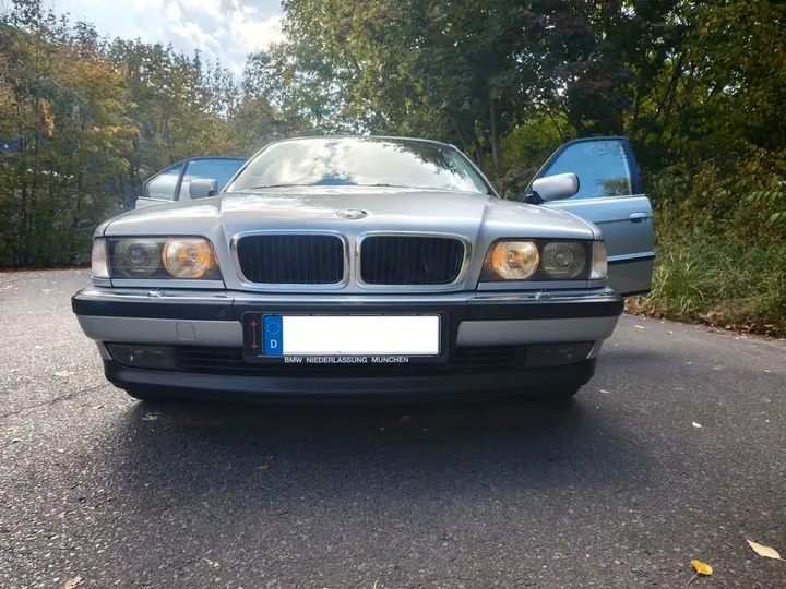 BMW 740