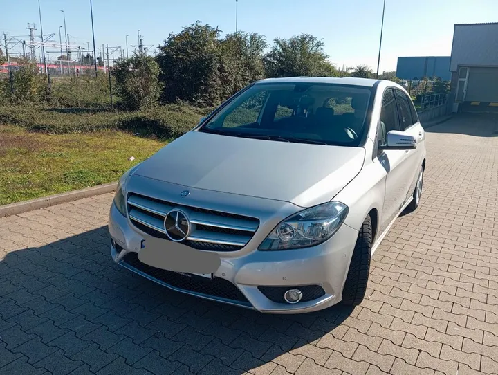 Mercedes-Benz 200