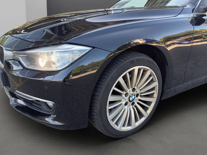BMW 330