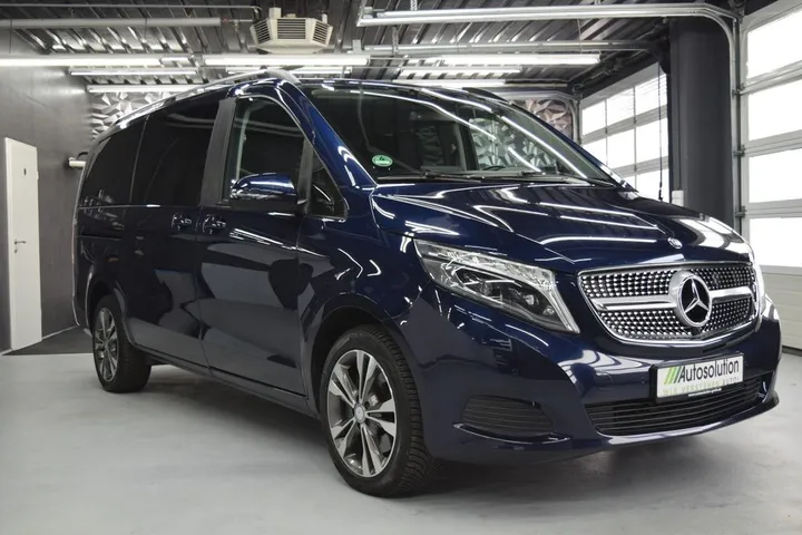 Mercedes-Benz V 220