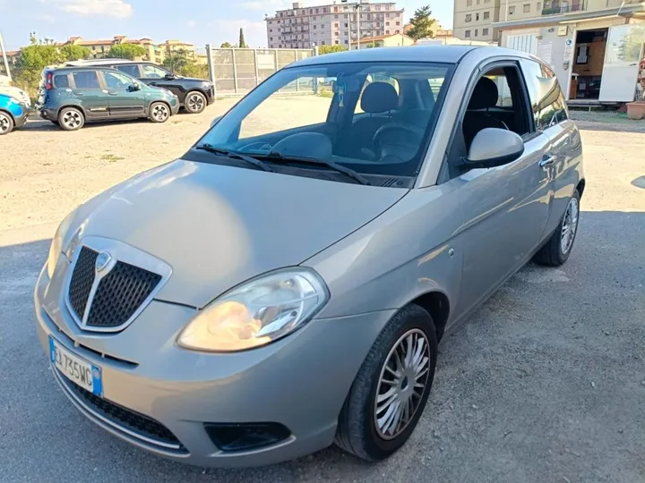Lancia Ypsilon