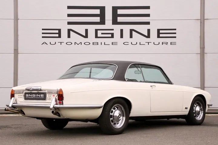 Jaguar XJ12