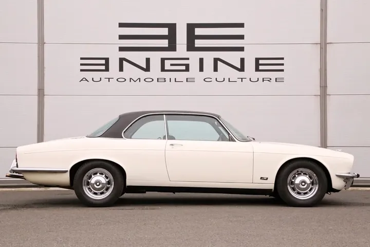 Jaguar XJ12