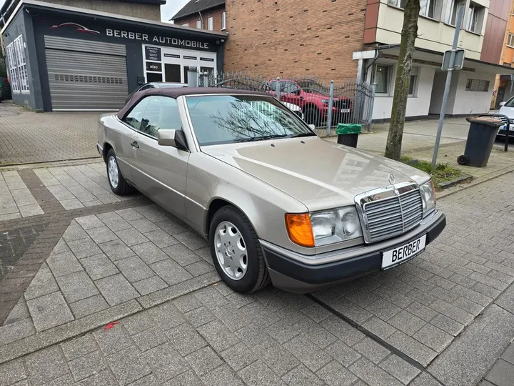 Mercedes-Benz E 320