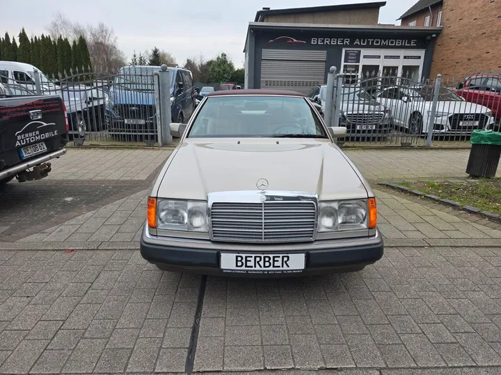 Mercedes-Benz E 320