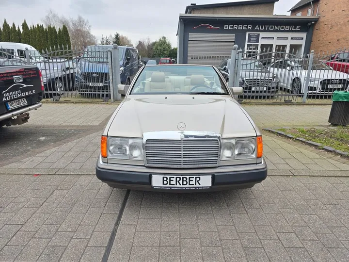Mercedes-Benz E 320