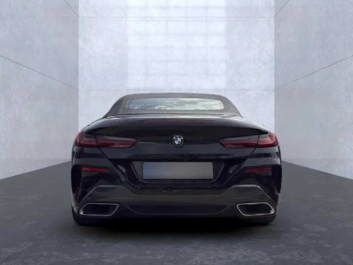 BMW 840
