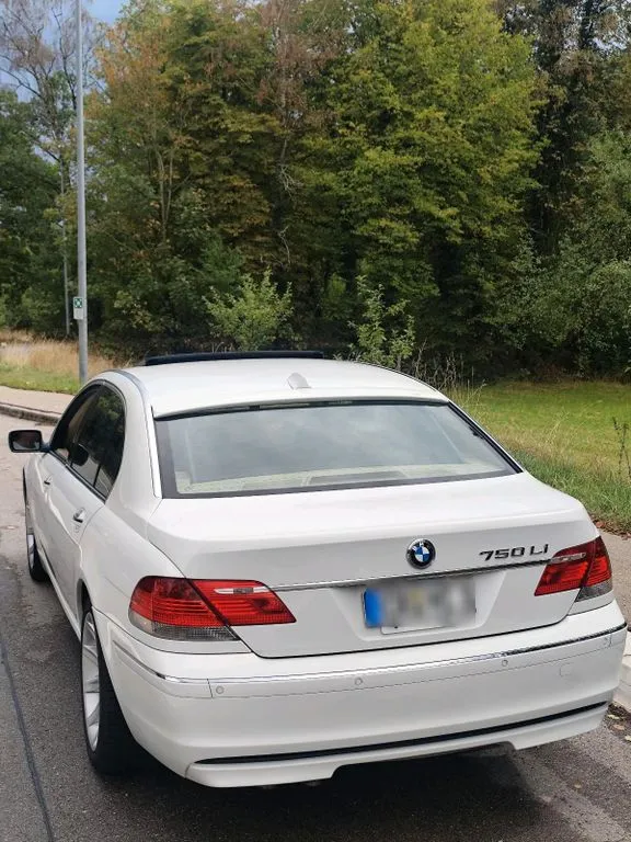 BMW 750