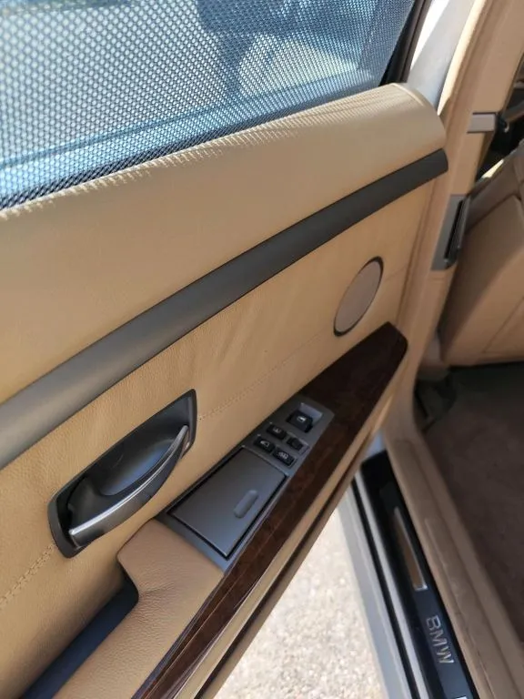 BMW 750