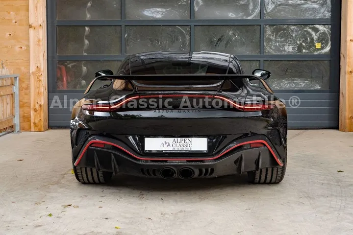 Aston Martin V12 Vantage