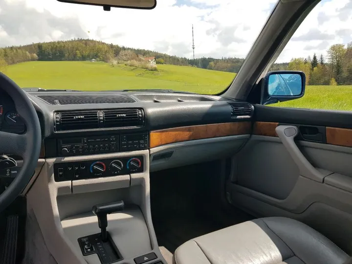BMW 735