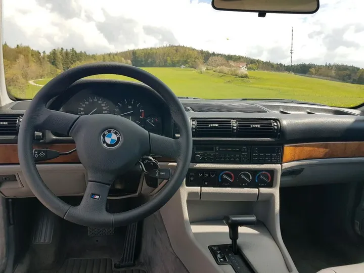 BMW 735